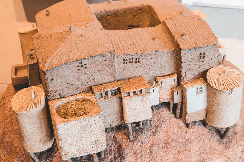 Village of Stone, Jacques Buchholtz