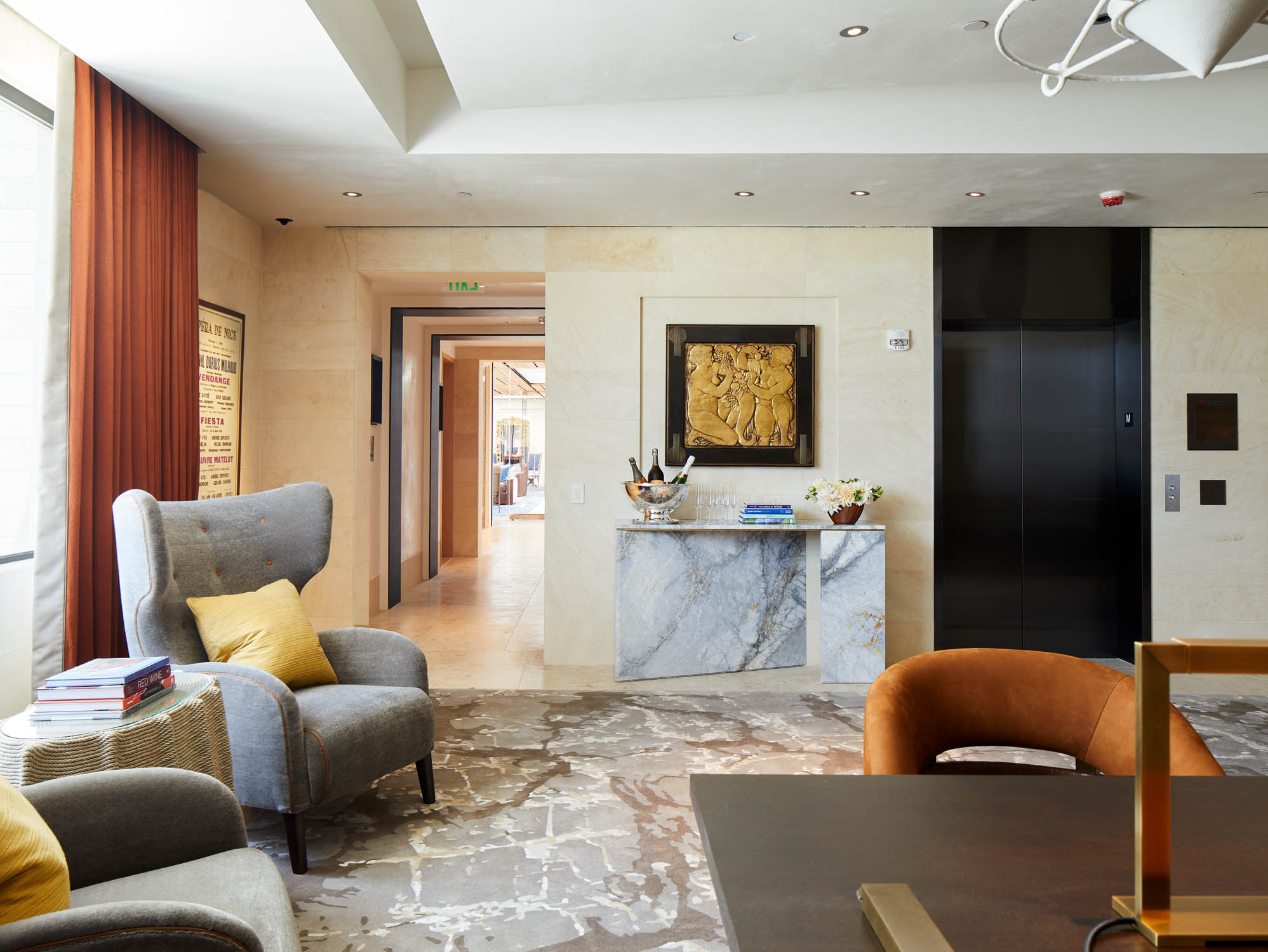 Marble Console, Palmalisa Zantedeschi